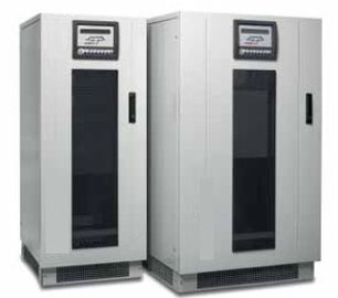 ความถี่ต่ำออนไลน์อุตสาหกรรม UPS ซีรีส์ 10 - 200KVA กับ 8KW - 160KW 3PH เข้า / ออก