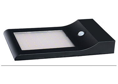 Ra85 110 - 240V IP65 พลังงานแสงอาทิตย์ LED ไฟถนน / ซัง LED โคมไฟถนน