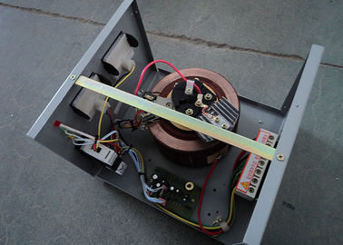 อุตสาหกรรมพลังงานสูง 2 KVA SVC แรงดันไฟฟ้าอัตโนมัติ Regulator AVR 110V / 220V