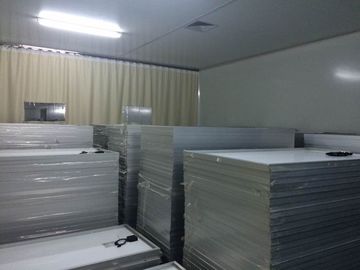 ลูกเห็บหลักฐาน 250 W แผงพลังงานแสงอาทิตย์ราคาถูก Polycrystalline หุ้นพลังงานแสงอาทิตย์